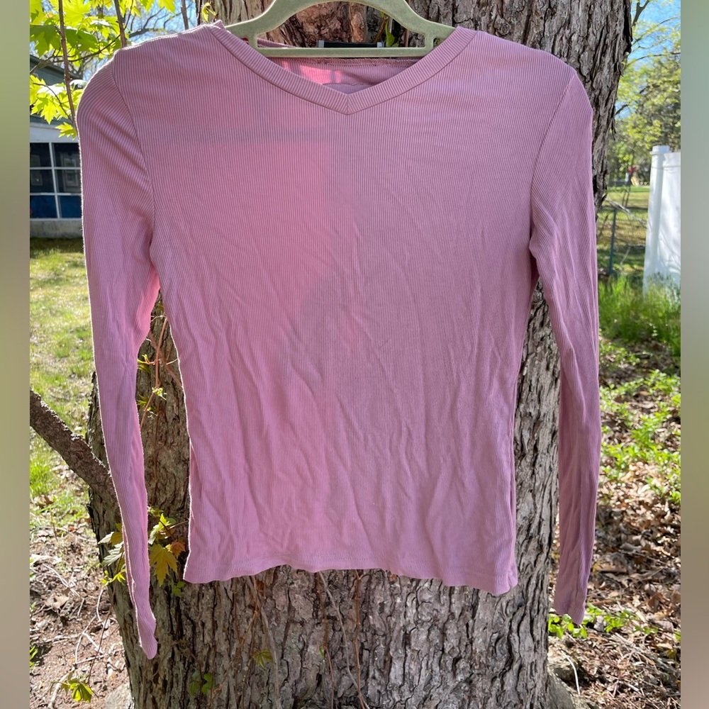 Women’s Long Sleeve V-Neck Tee — Dusty Pink